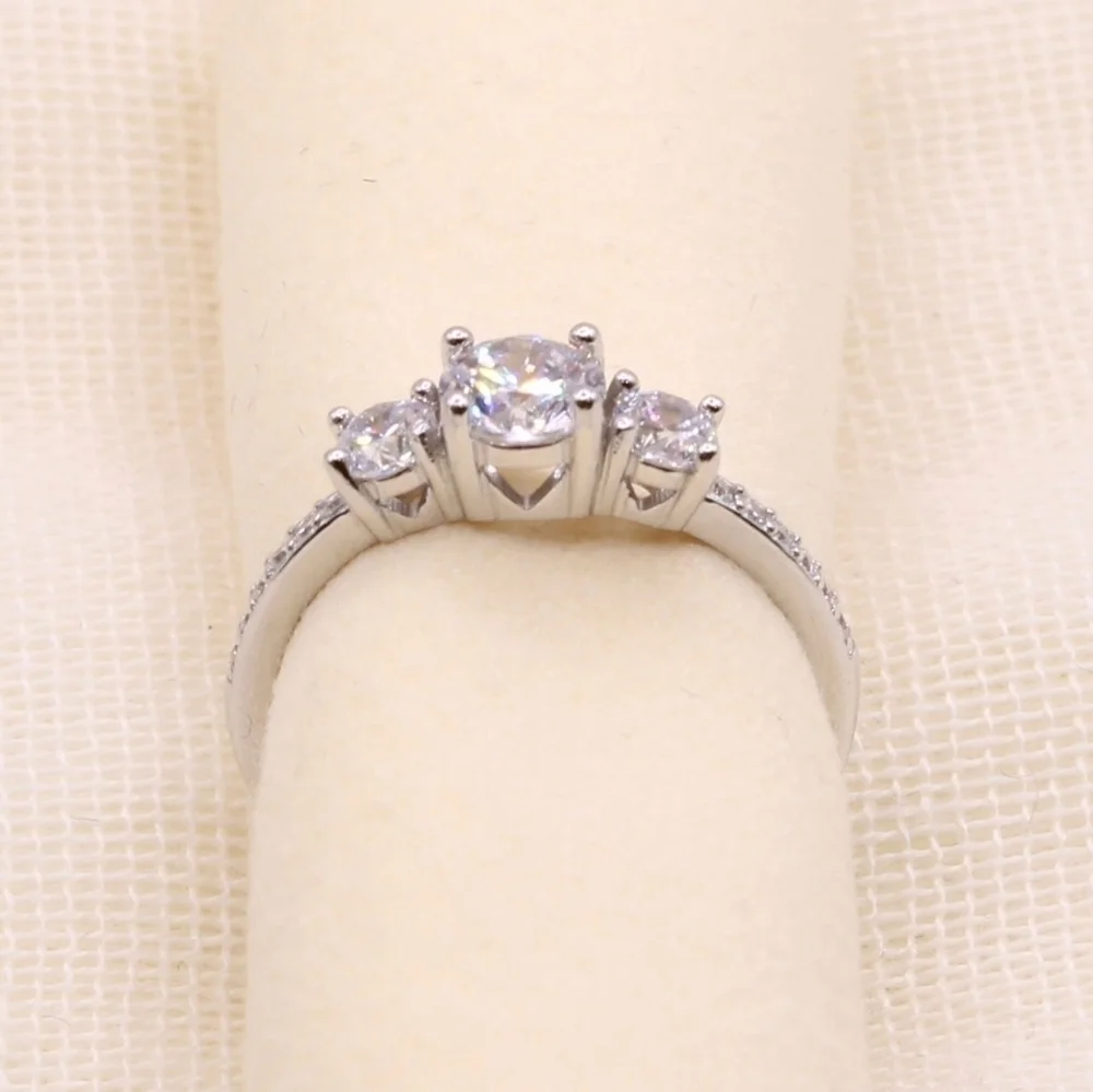 3 Stone 925 Sterling Silver Engagement Ring - Picture 4 of 11